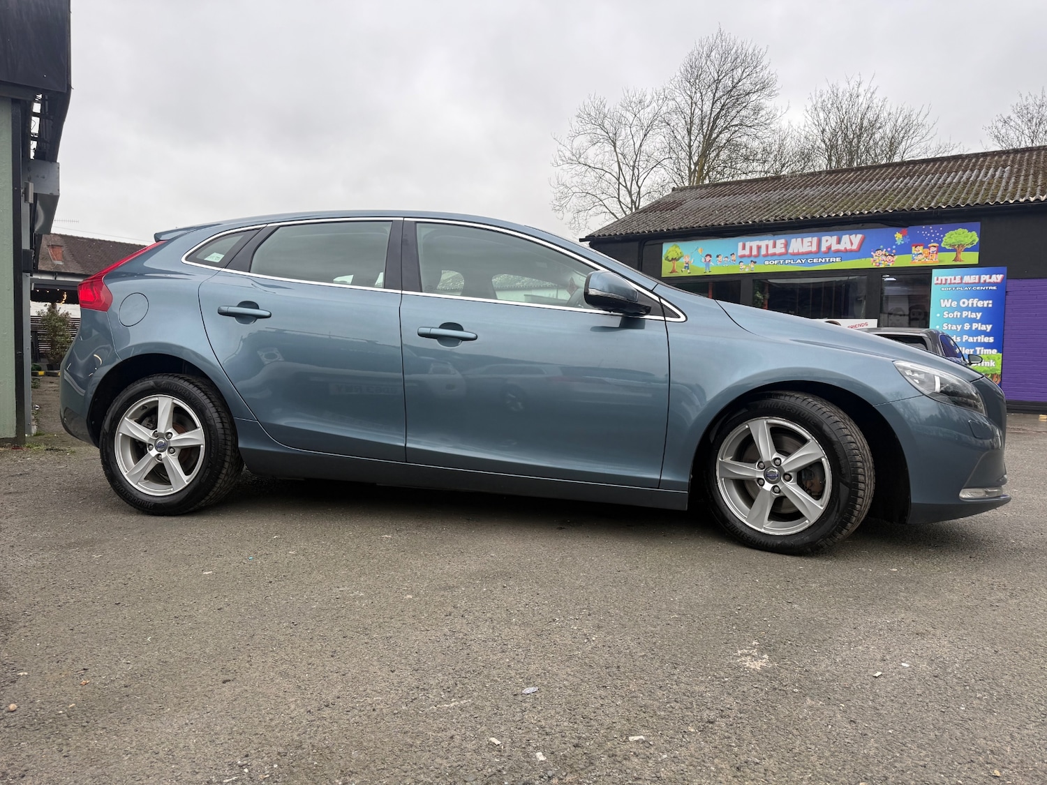 Used Volvo V40 2013 for sale - 77888479: Photo 6
