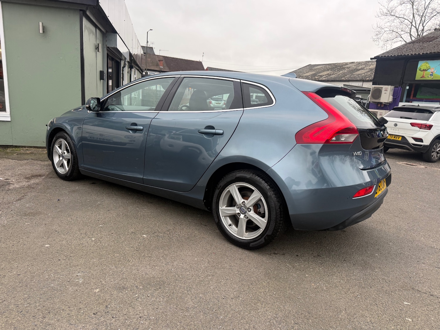 Used Volvo V40 2013 for sale - 77888479: Photo 8