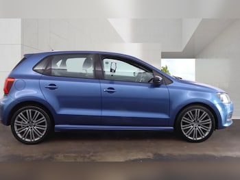 Used Volkswagen Polo 2015 for sale - 79255230: Photo