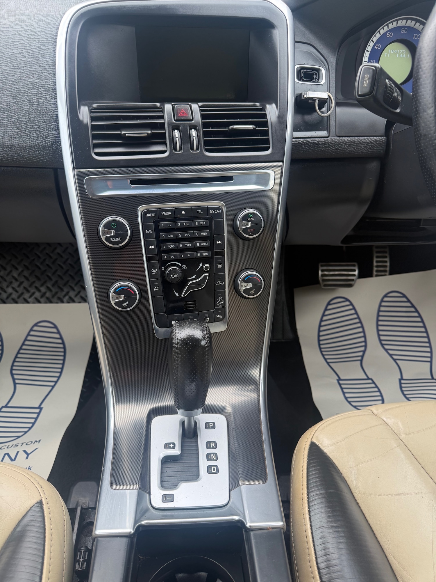 Used Volvo XC60 2012 for sale - 77873718: Photo 32