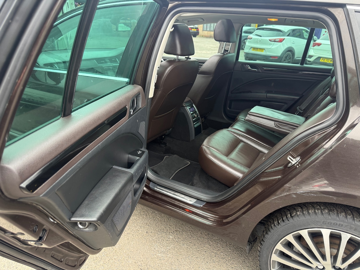 Used Skoda Superb 2012 for sale - 77877199: Photo 19