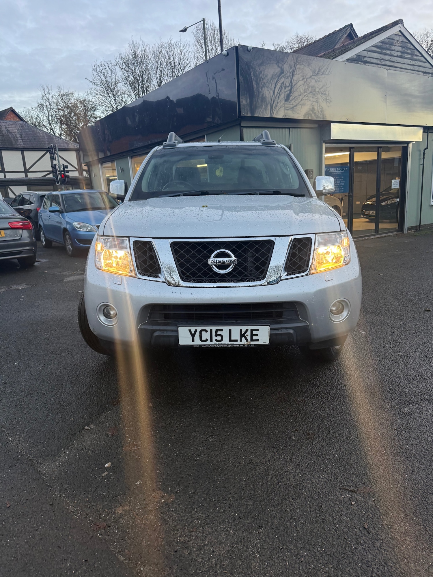 Used Nissan Navara 2015 for sale - 76762589: Photo 2