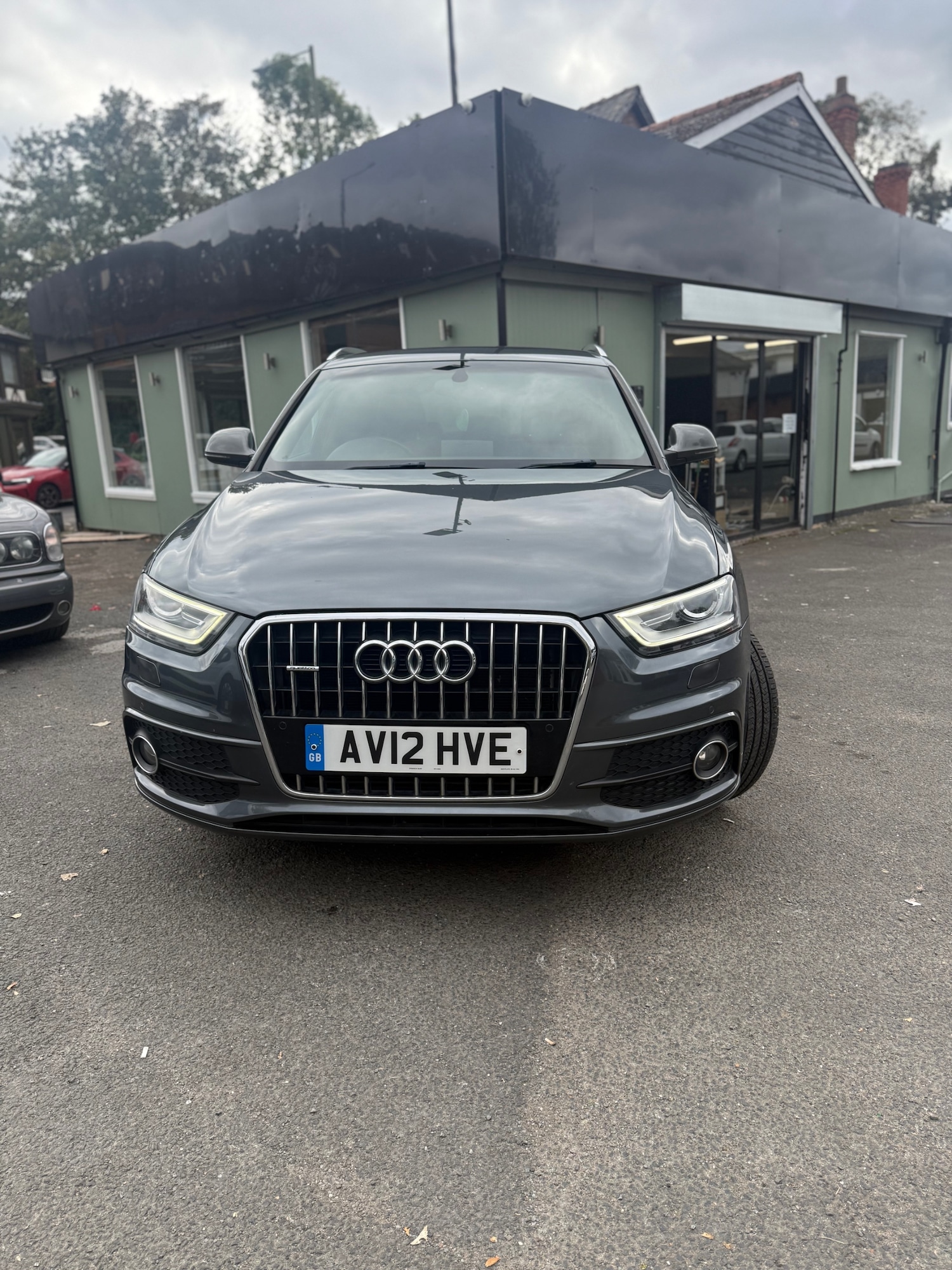 Used Audi Q3 2012 for sale - 76232148: Photo 2
