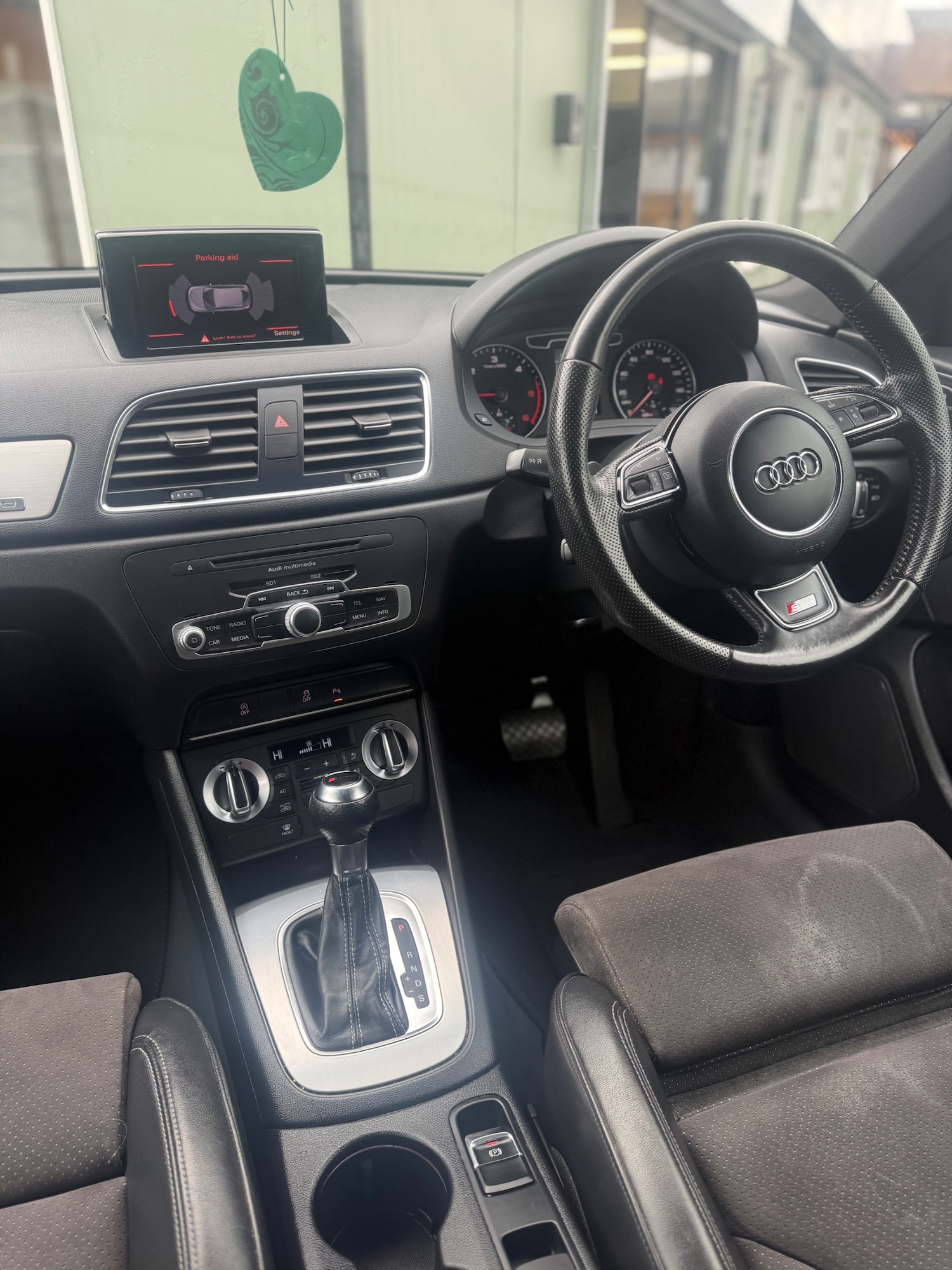 Used Audi Q3 2012 for sale - 76232148: Photo 8