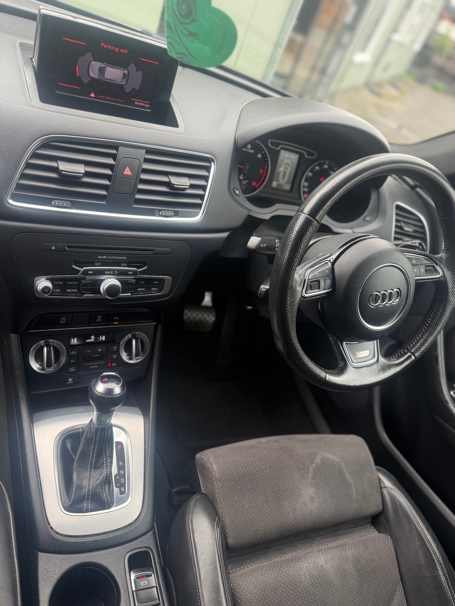 Used Audi Q3 2012 for sale - 76232148: Photo 9
