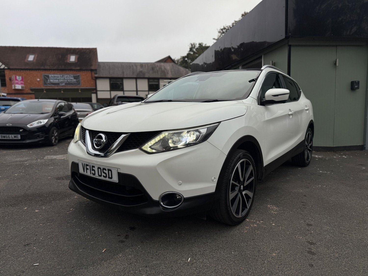 Used Nissan Qashqai 2015 for sale - 76305847: Photo 1