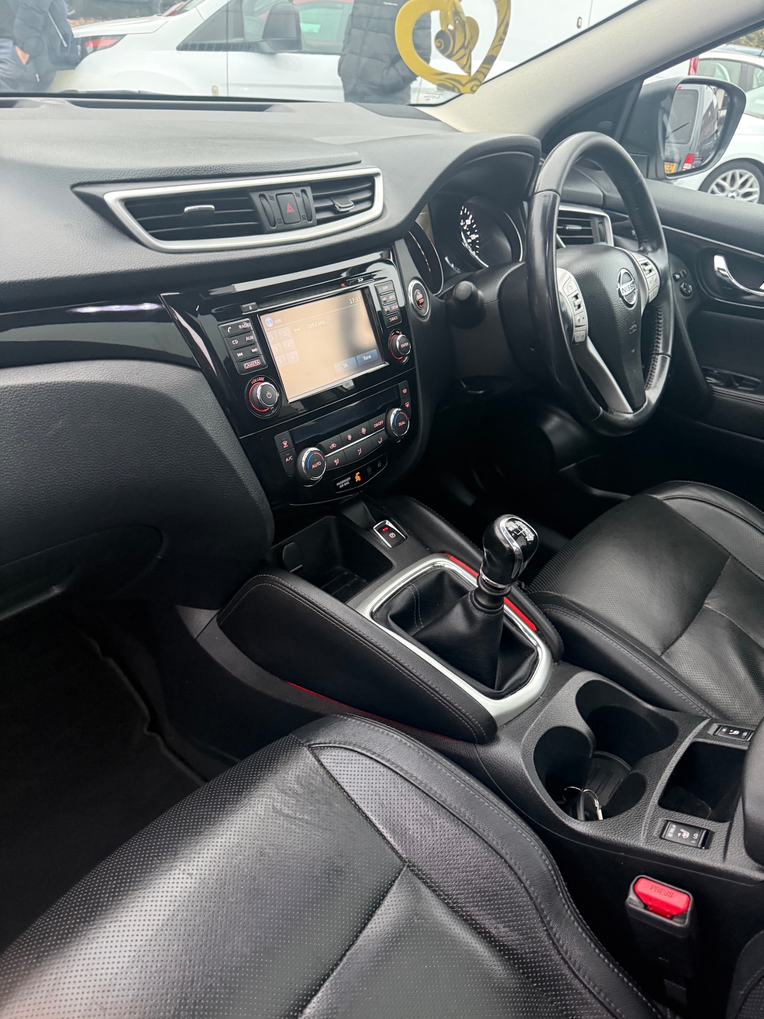 Used Nissan Qashqai 2015 for sale - 76305847: Photo 16