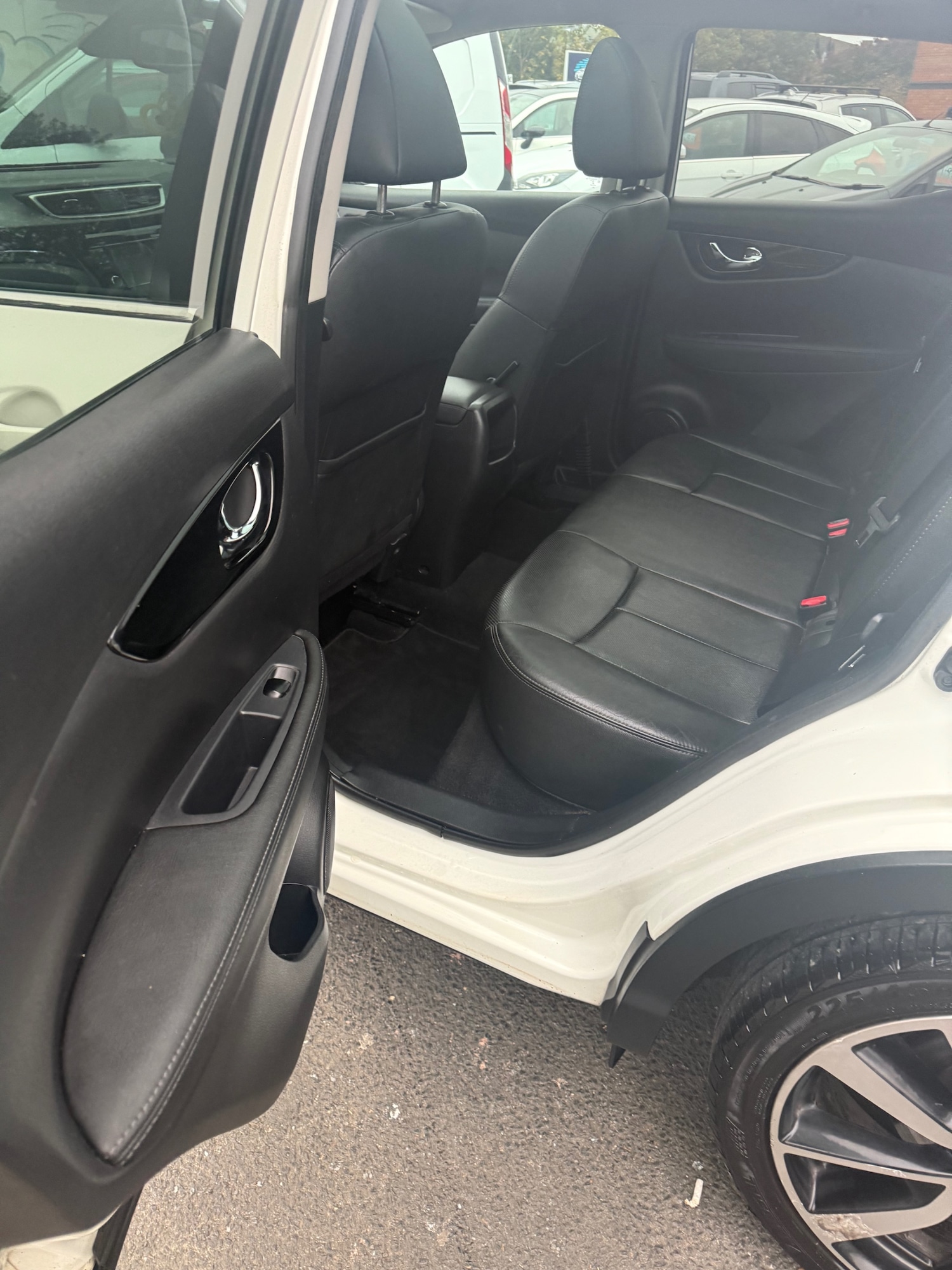 Used Nissan Qashqai 2015 for sale - 76305847: Photo 17