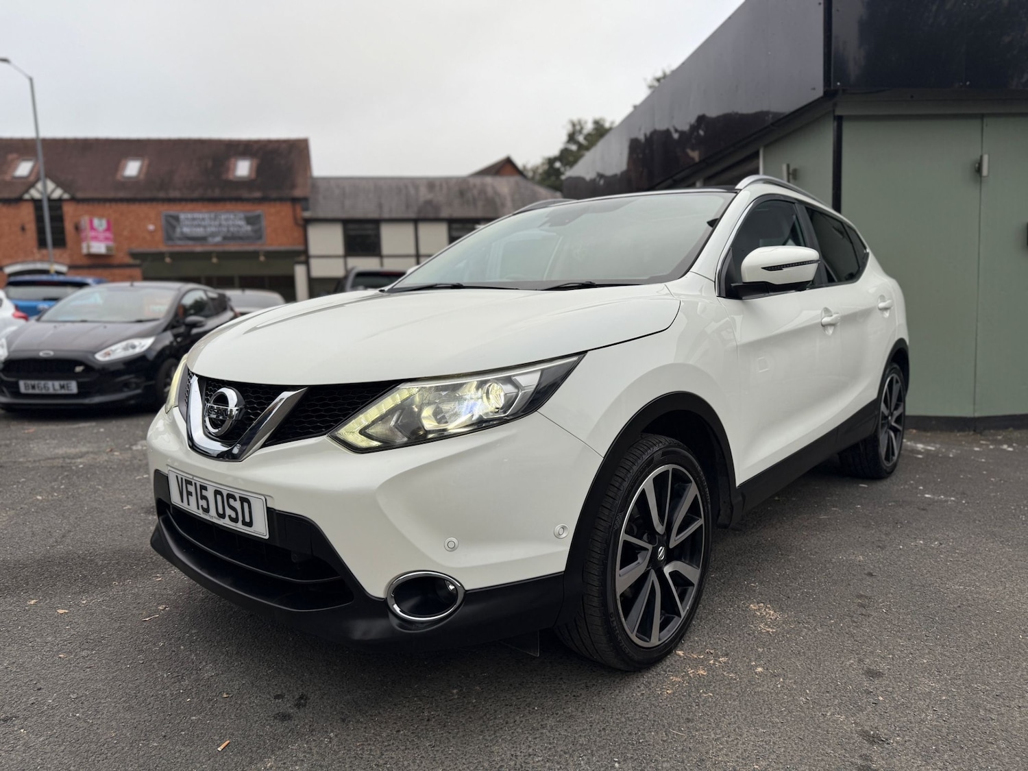 Used Nissan Qashqai 2015 for sale - 76305847: Photo 4