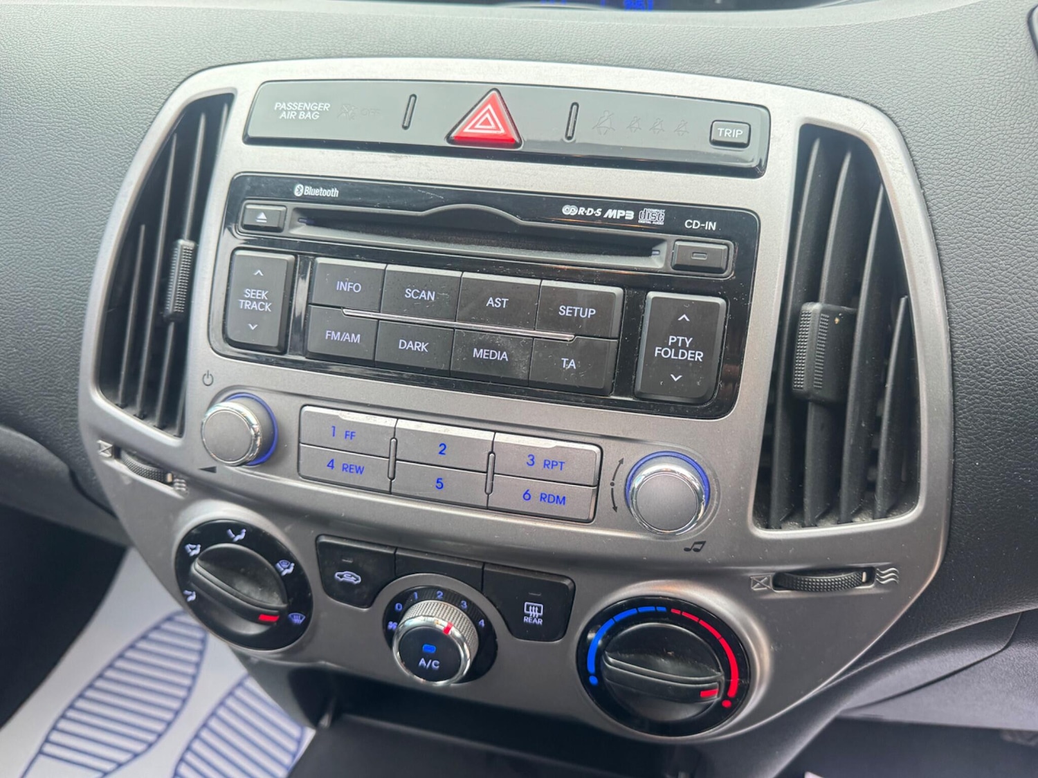 Used Hyundai i20 2015 for sale - 76786788: Photo 28