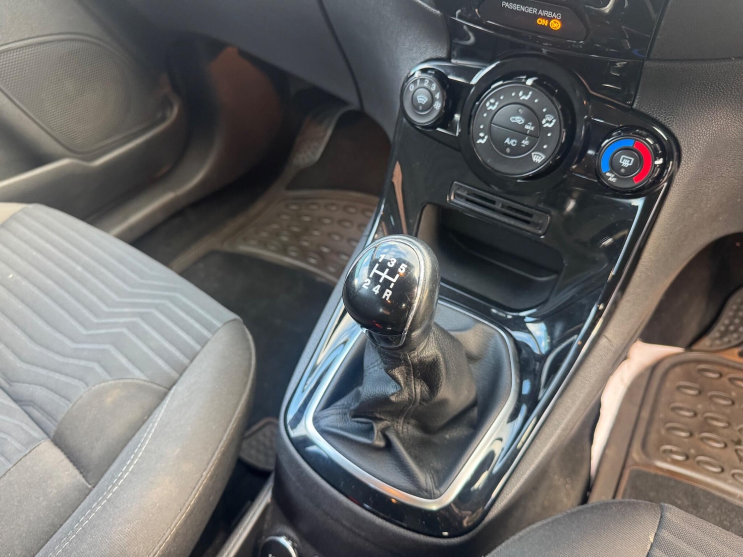 Used Ford Fiesta 2016 for sale - 76786428: Photo 25