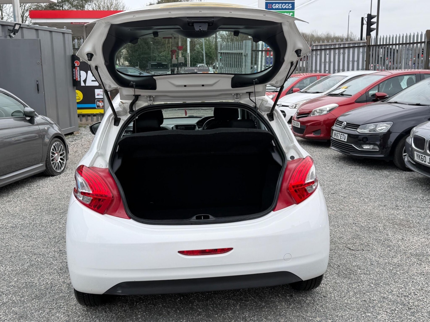 Used Peugeot 208 for sale - 77793863: Photo 31