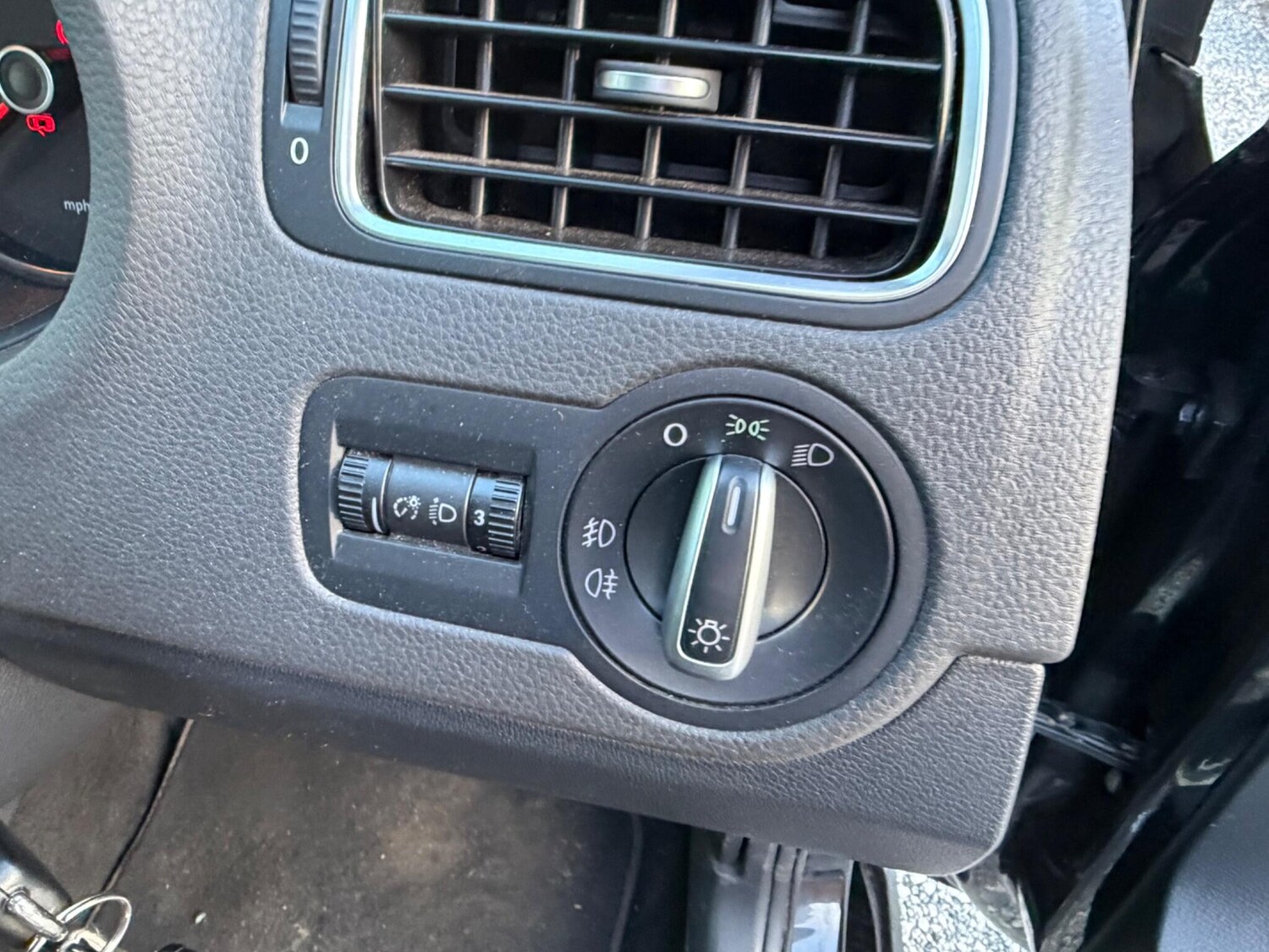 Used Volkswagen Polo 2012 for sale - 77723853: Photo 17