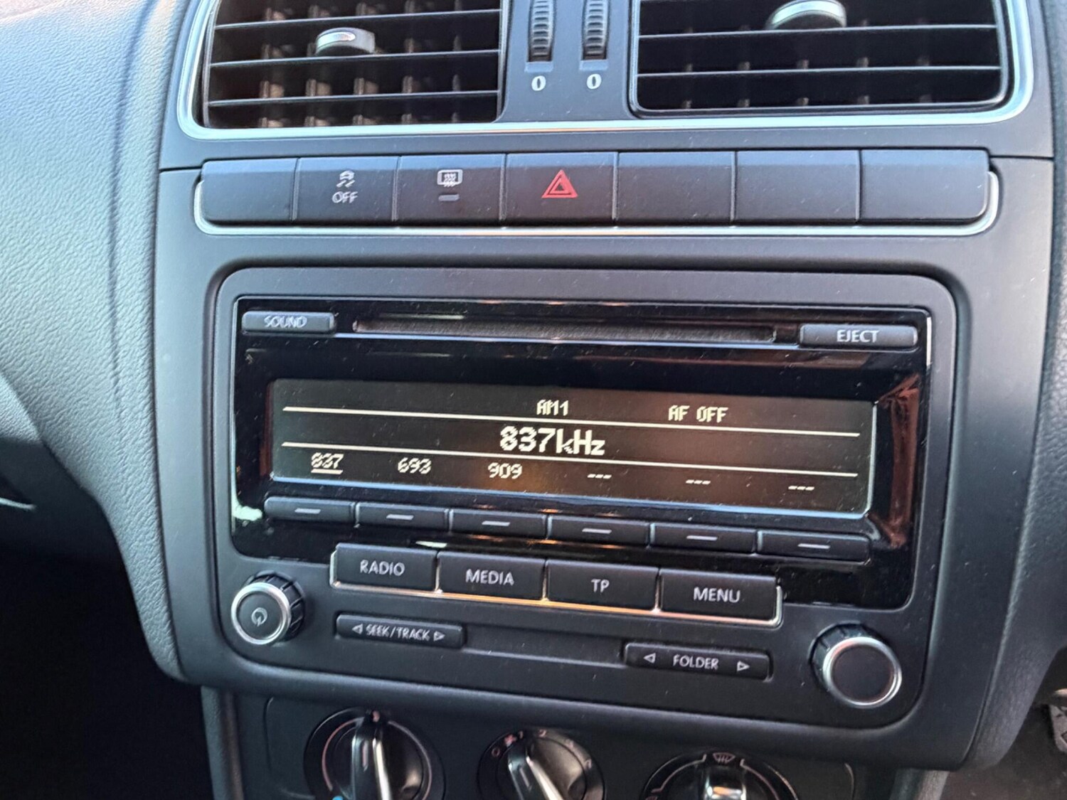 Used Volkswagen Polo 2012 for sale - 77723853: Photo 24