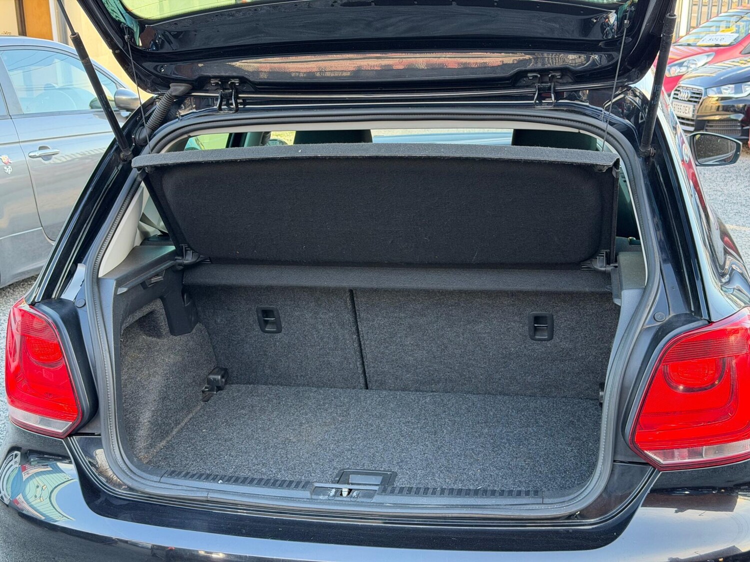 Used Volkswagen Polo 2012 for sale - 77723853: Photo 28