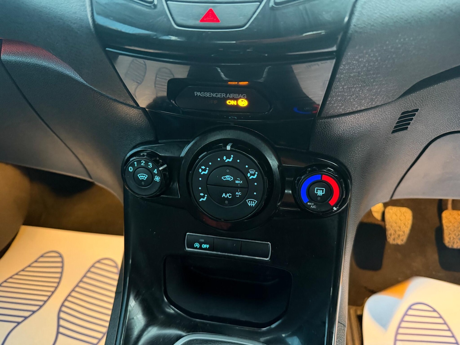 Used Ford Fiesta 2015 for sale - 77057215: Photo 40