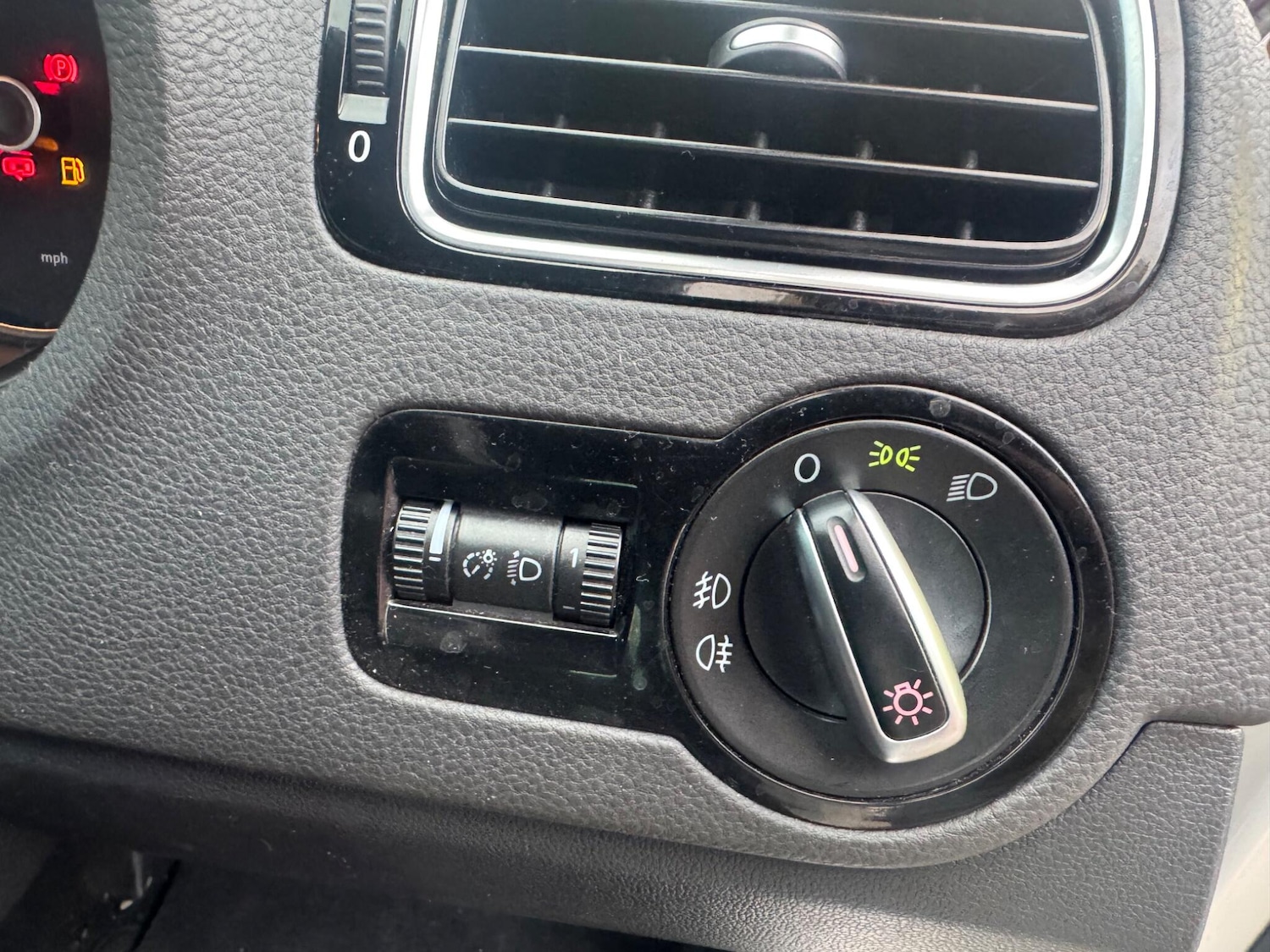 Used Volkswagen Polo 2012 for sale - 77238472: Photo 21