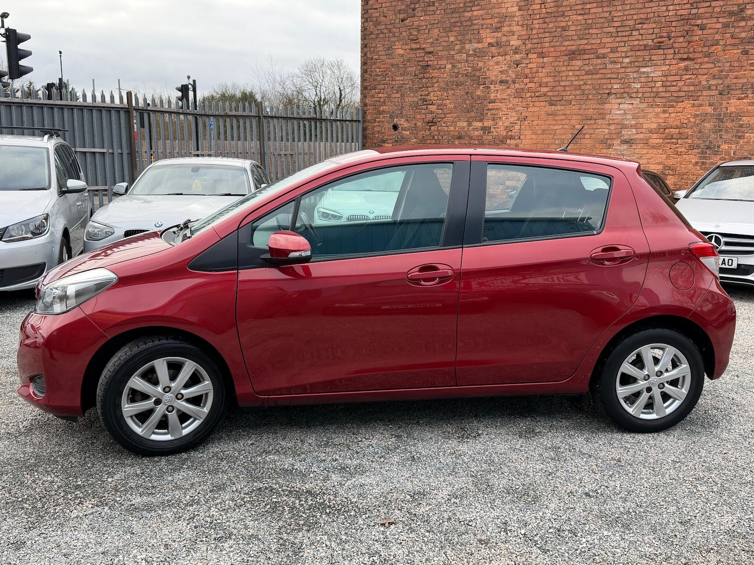 Used Toyota Yaris 2014 for sale - 77074264: Photo 13