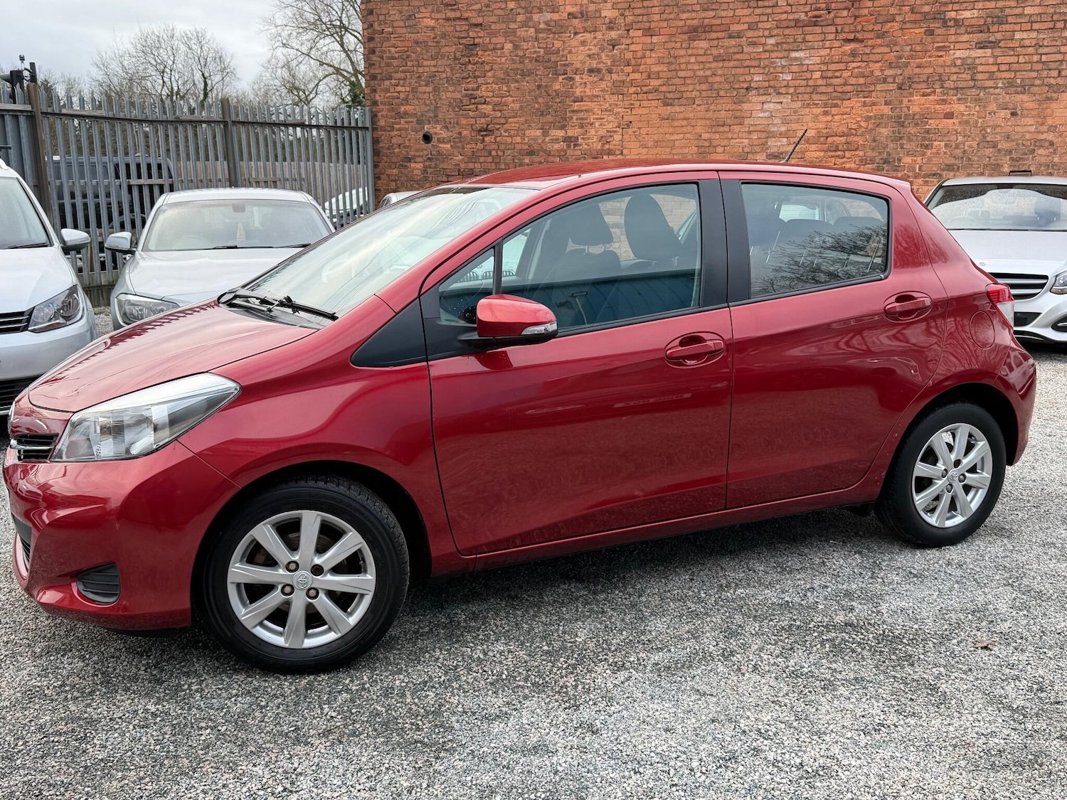 Used Toyota Yaris 2014 for sale - 77074264: Photo 14