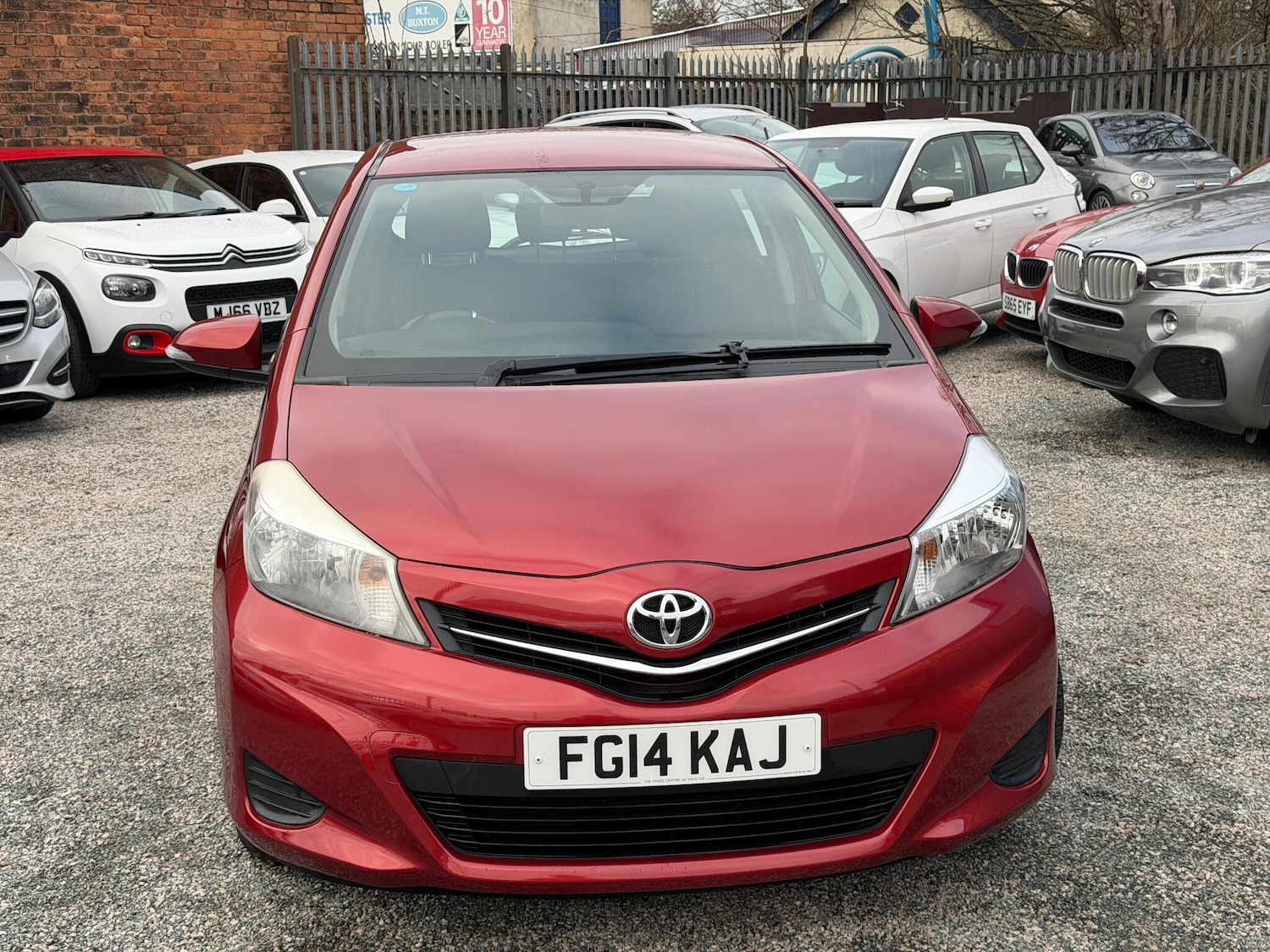 Used Toyota Yaris 2014 for sale - 77074264: Photo 2