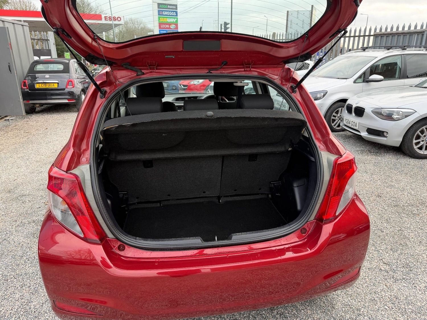 Used Toyota Yaris 2014 for sale - 77074264: Photo 38