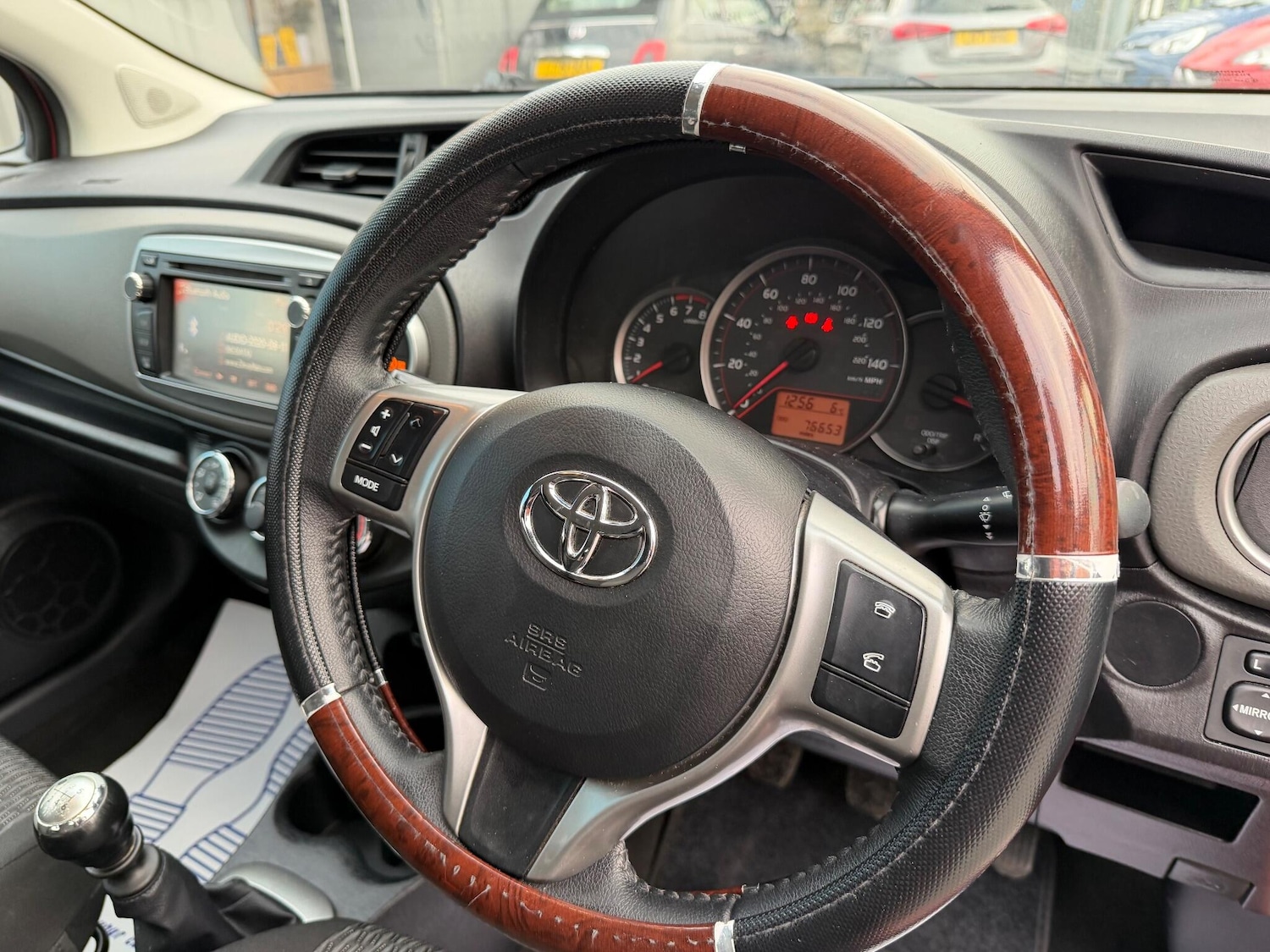 Used Toyota Yaris 2014 for sale - 77074264: Photo 39