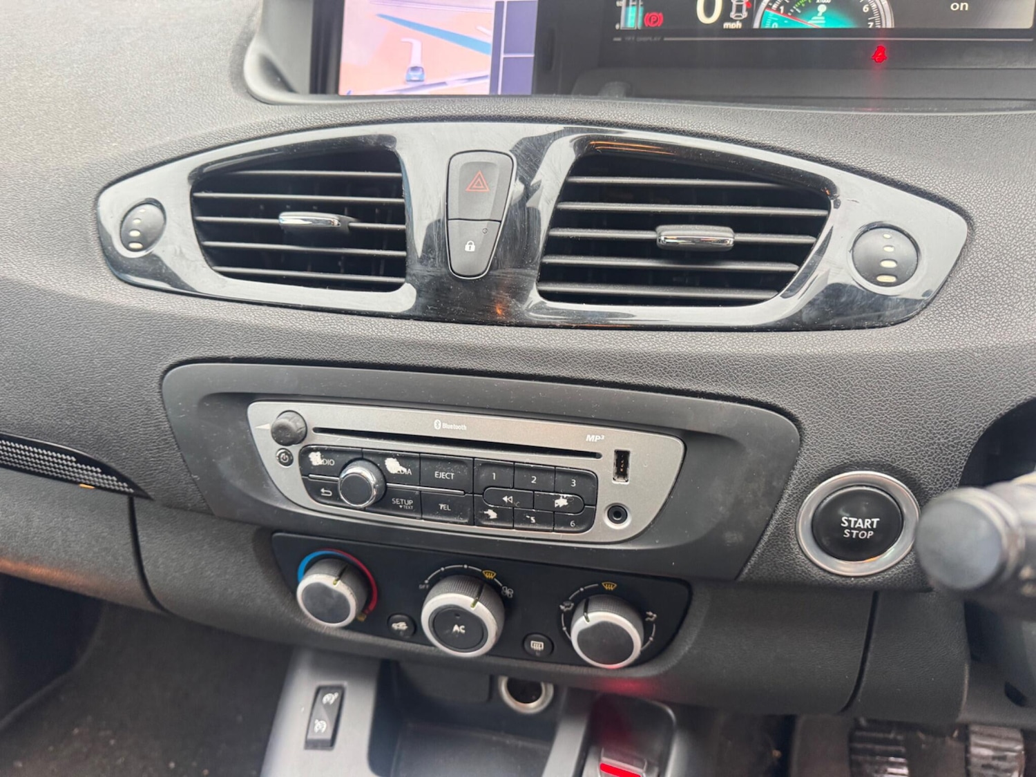 Used Renault Scenic 2012 for sale - 76786693: Photo 8