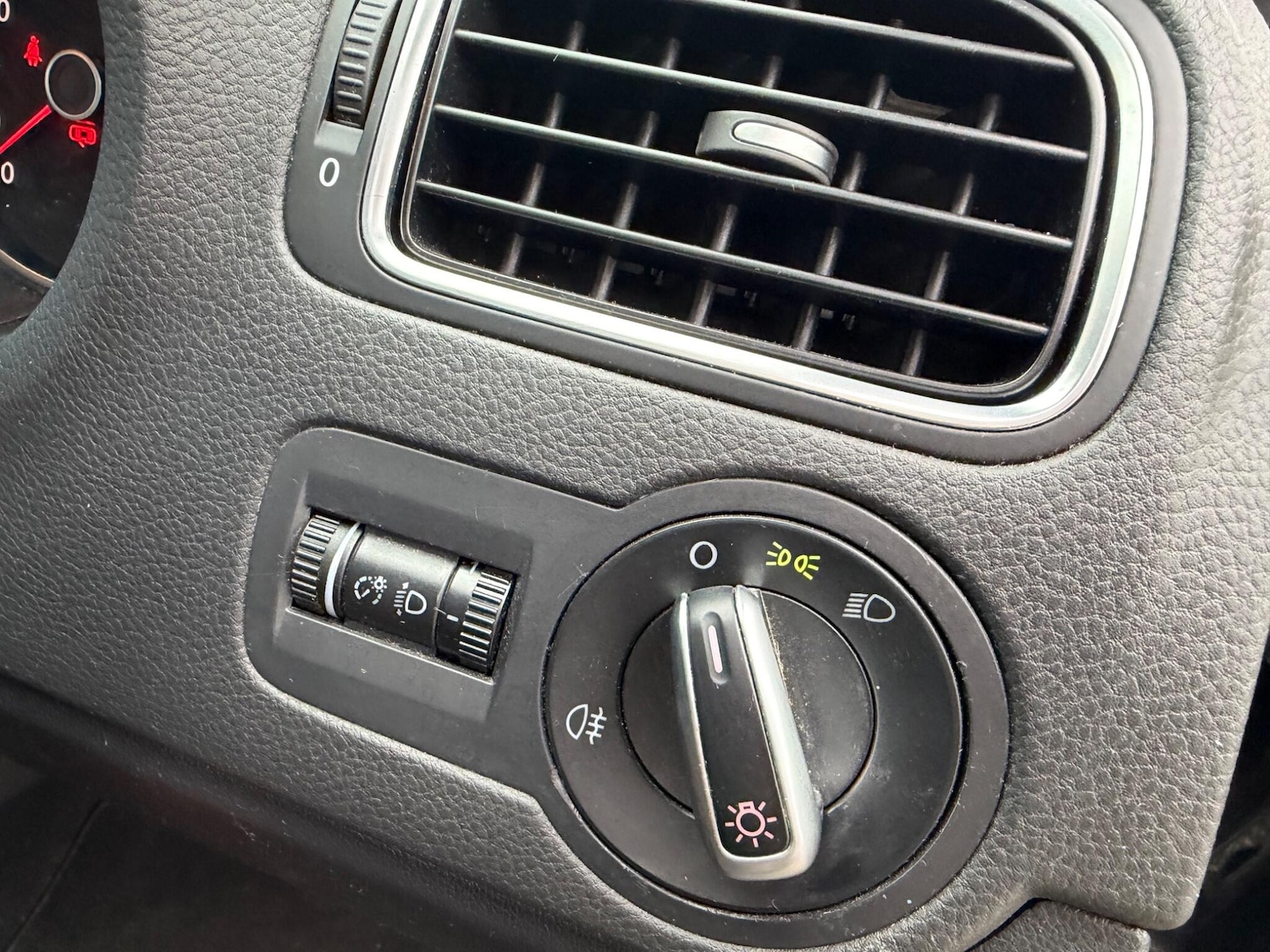 Used Volkswagen Polo 2011 for sale - 77331533: Photo 21