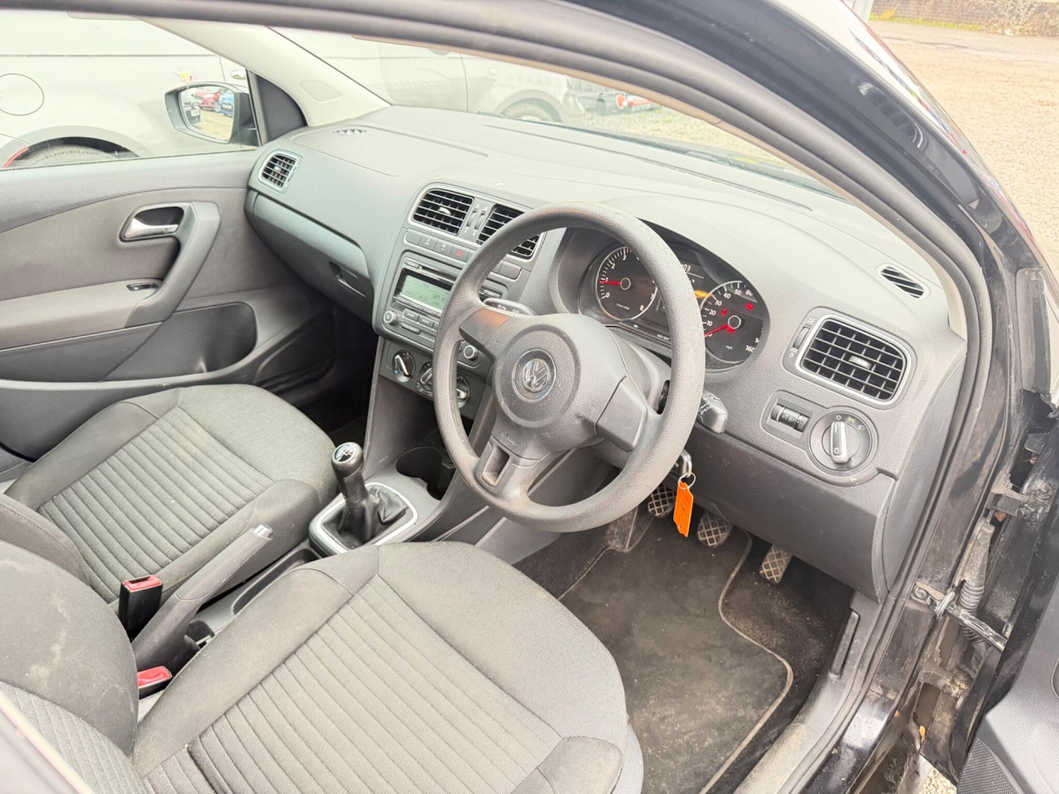 Used Volkswagen Polo 2011 for sale - 77331533: Photo 33