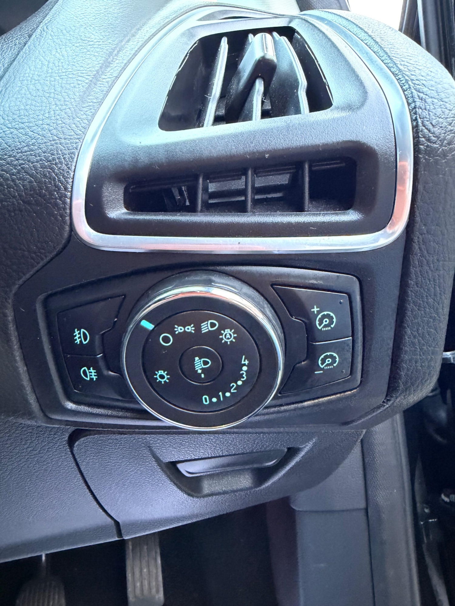 Used Ford Focus 2012 for sale - 76850265: Photo 9