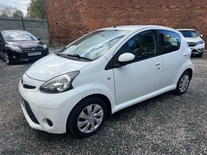Used Toyota AYGO 2012 for sale - 76913415: Photo 2