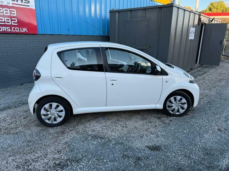 Used Toyota AYGO 2012 for sale - 76913415: Photo 25