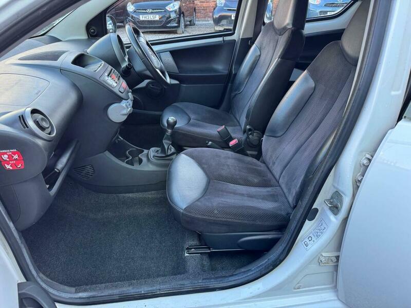 Used Toyota AYGO 2012 for sale - 76913415: Photo 44