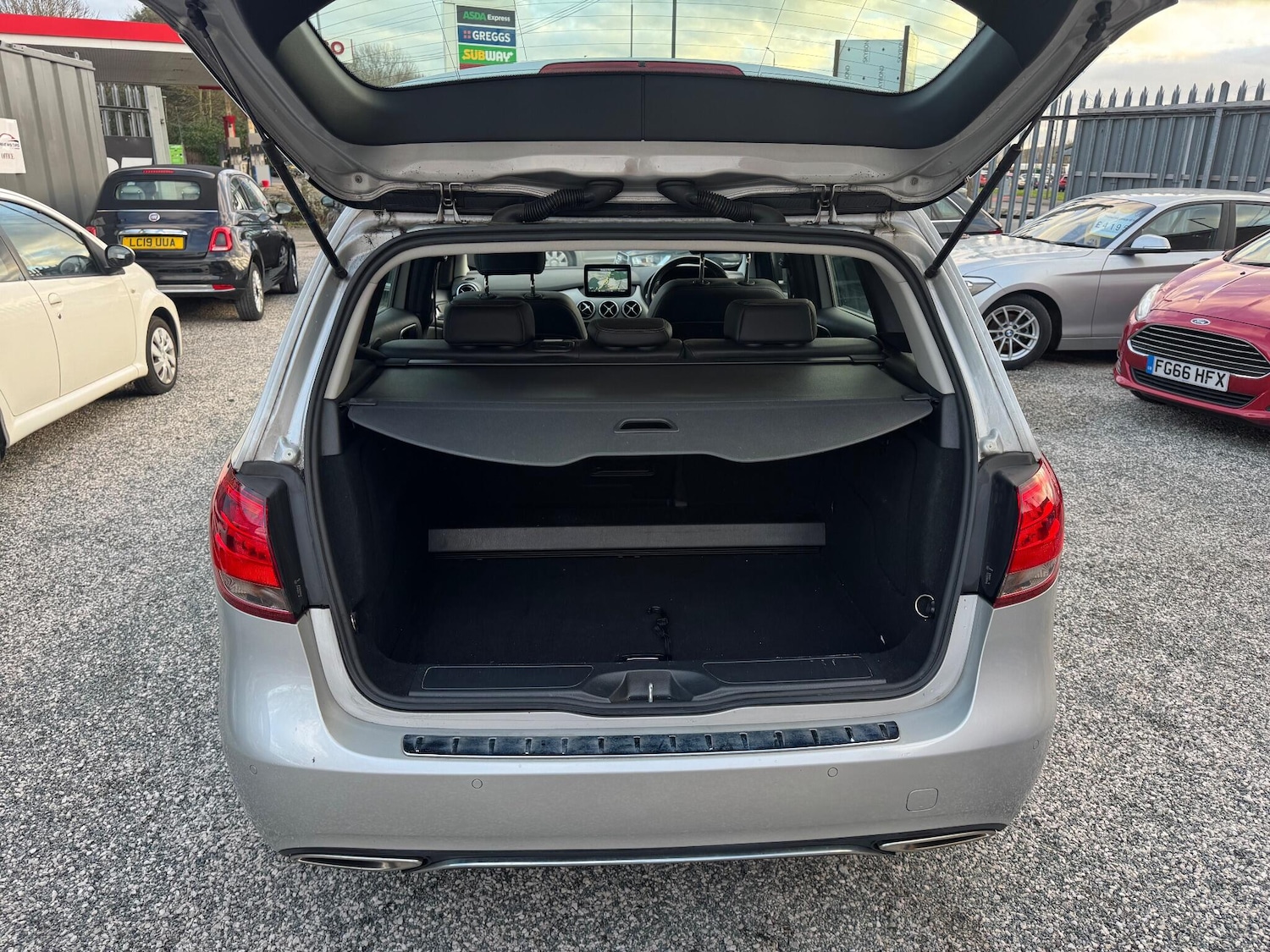 Used Mercedes-Benz B Class 2017 for sale - 76912708: Photo 61