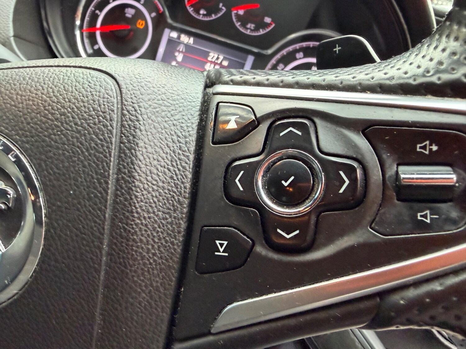 Used Vauxhall Insignia 2015 for sale - 77909087: Photo 30