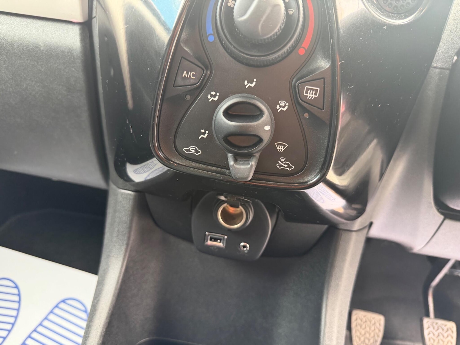 Used Toyota AYGO for sale - 77793921: Photo 17