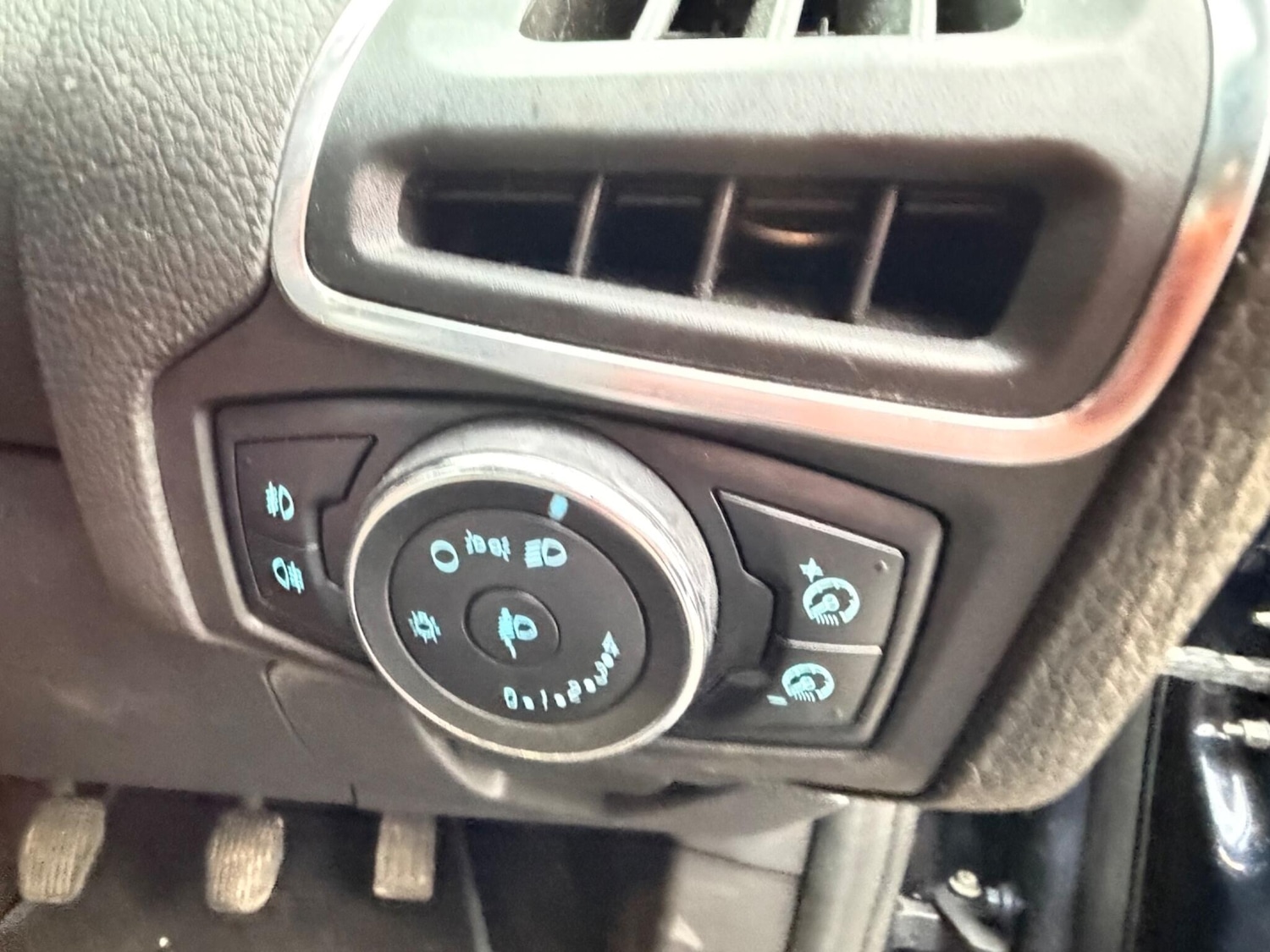 Used Ford Focus 2011 for sale - 77425142: Photo 24