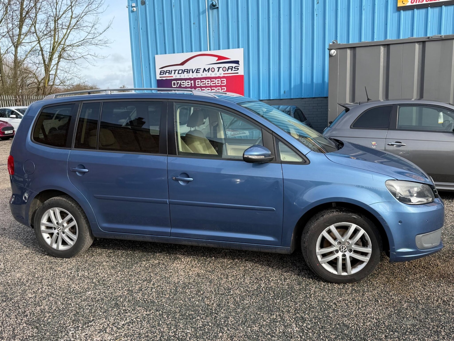 Used Volkswagen Touran 2011 for sale - 77632957: Photo 18