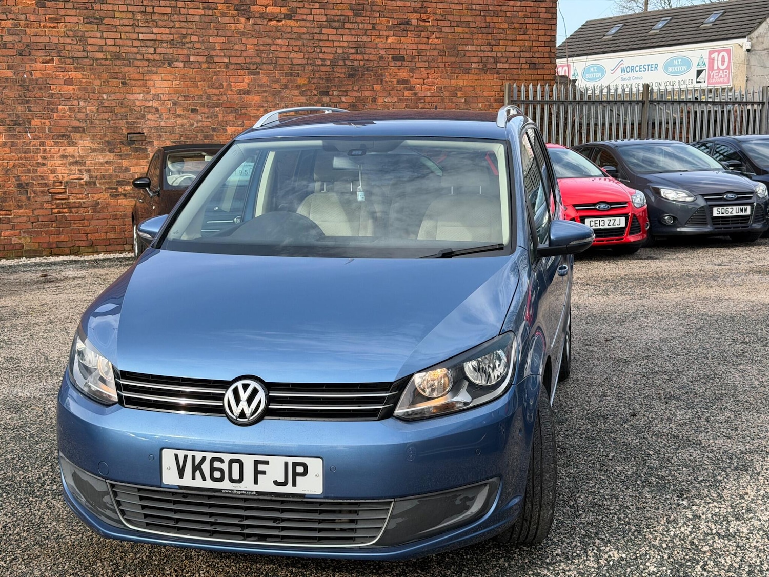Used Volkswagen Touran 2011 for sale - 77632957: Photo 2