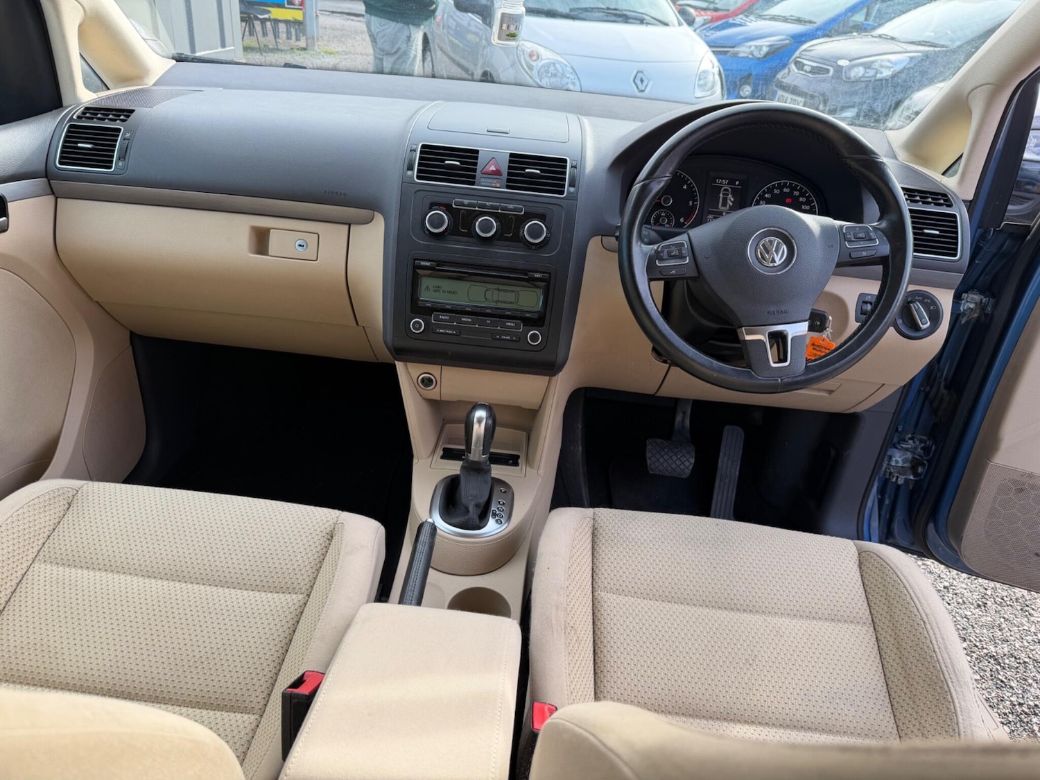 Used Volkswagen Touran 2011 for sale - 77632957: Photo 23