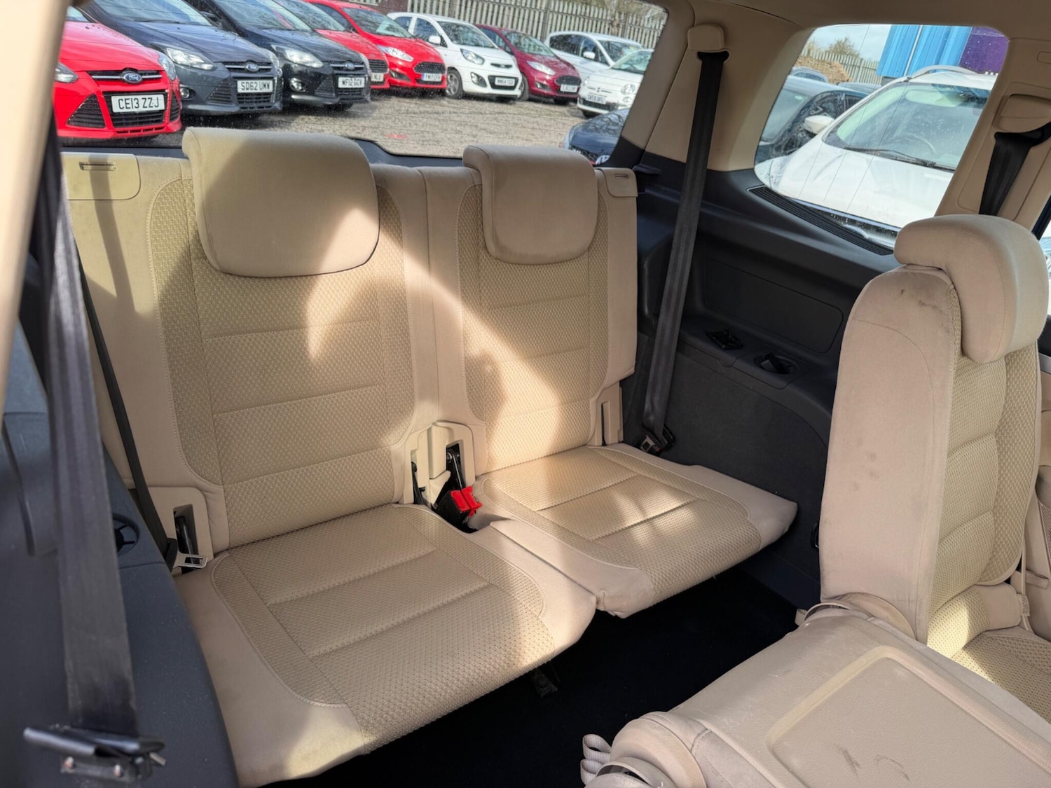 Used Volkswagen Touran 2011 for sale - 77632957: Photo 31