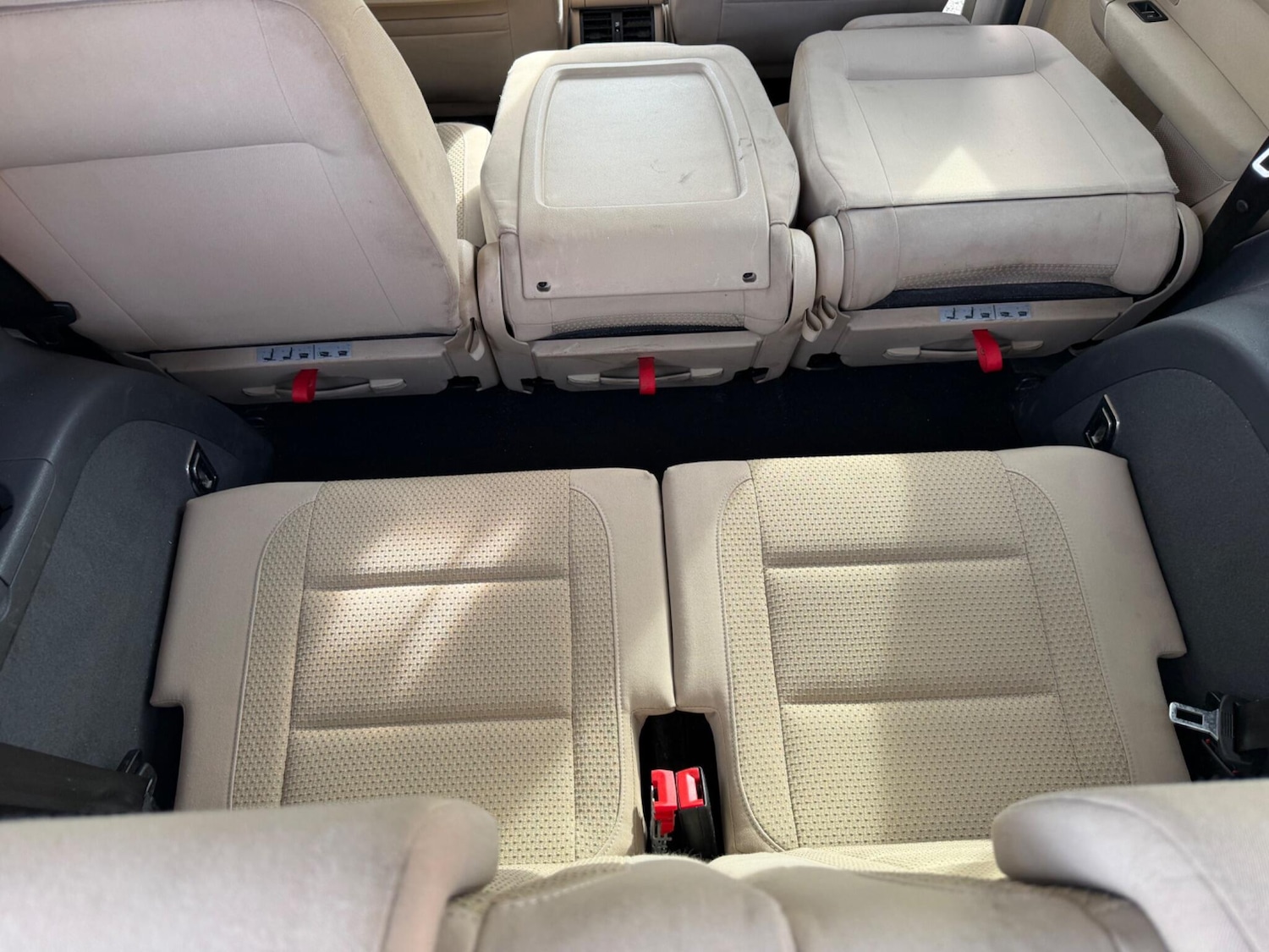 Used Volkswagen Touran 2011 for sale - 77632957: Photo 32