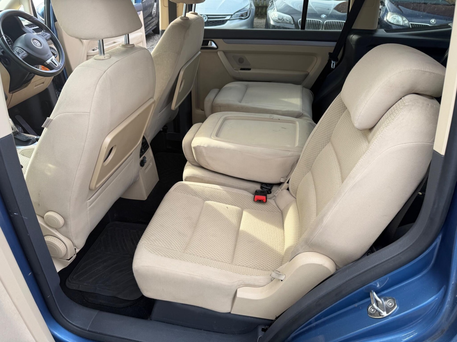 Used Volkswagen Touran 2011 for sale - 77632957: Photo 33