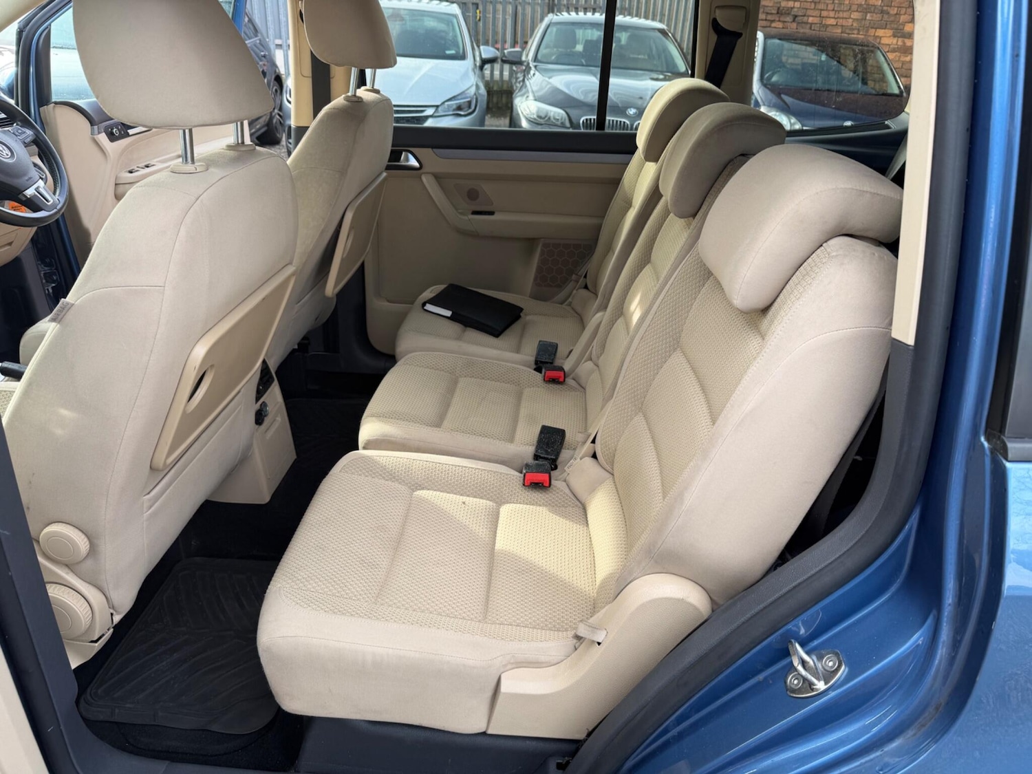 Used Volkswagen Touran 2011 for sale - 77632957: Photo 34