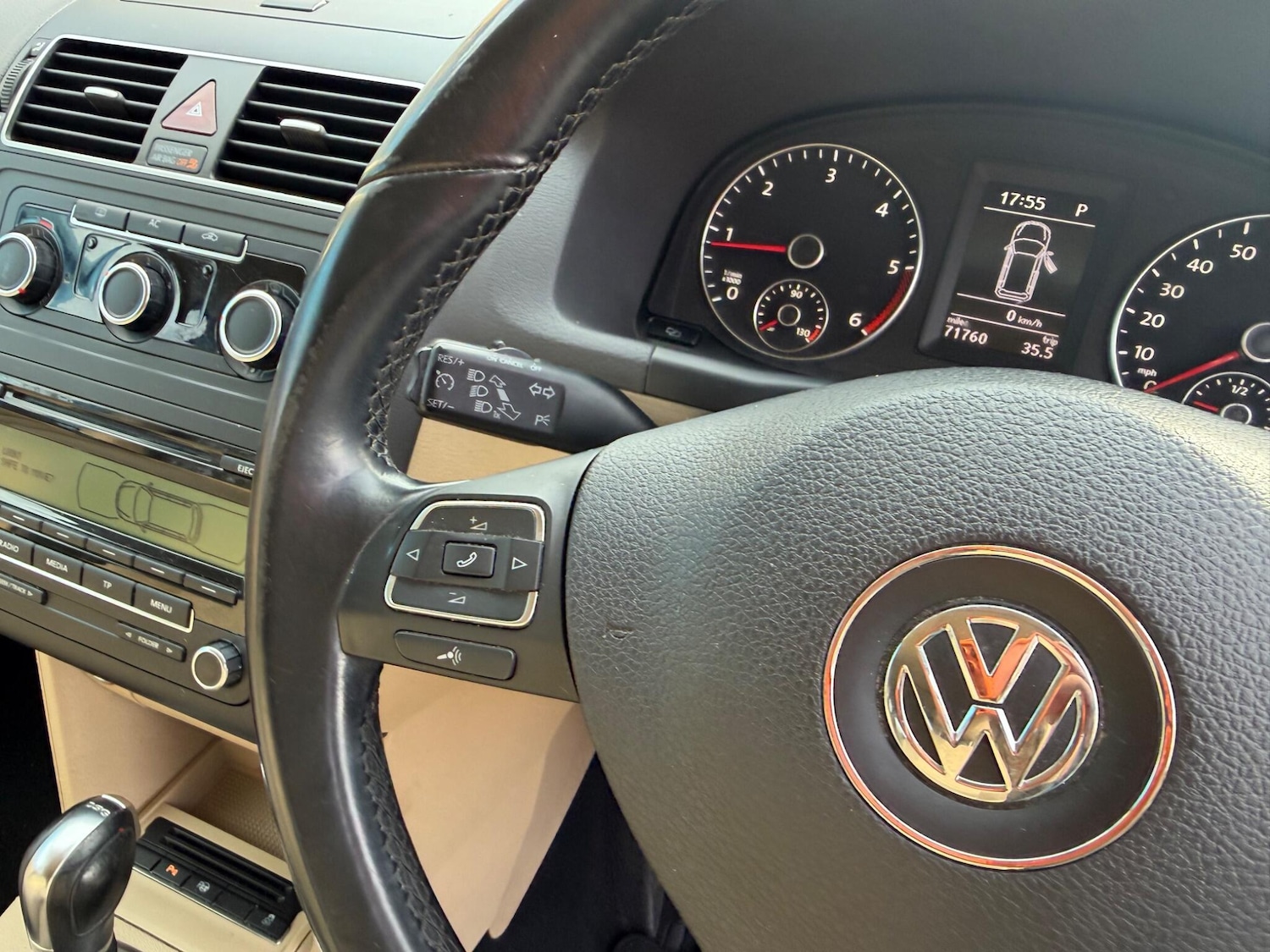 Used Volkswagen Touran 2011 for sale - 77632957: Photo 38