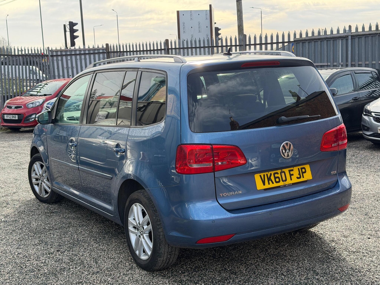 Used Volkswagen Touran 2011 for sale - 77632957: Photo 4