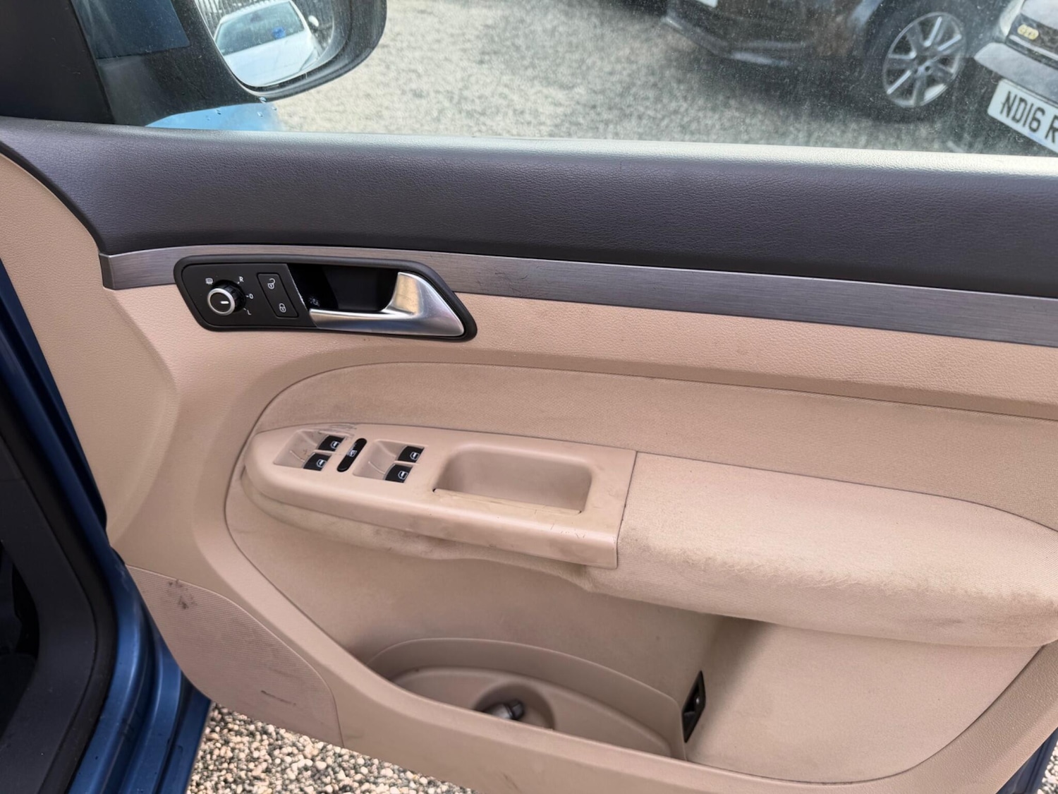 Used Volkswagen Touran 2011 for sale - 77632957: Photo 42