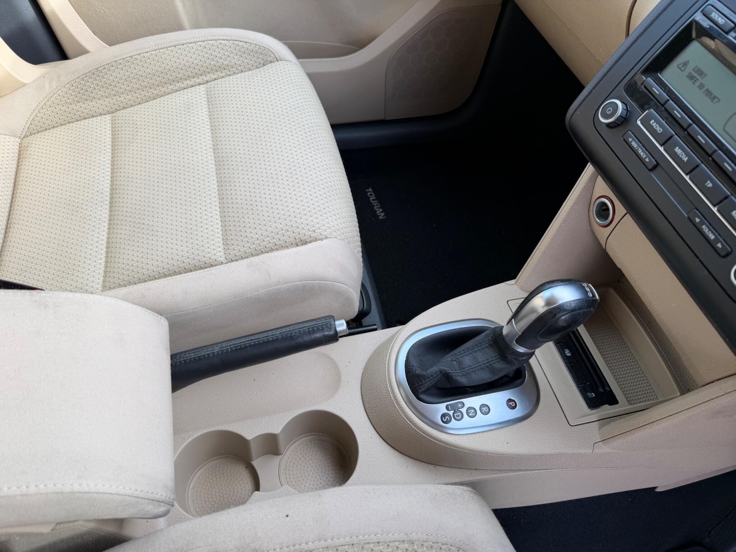 Used Volkswagen Touran 2011 for sale - 77632957: Photo 54