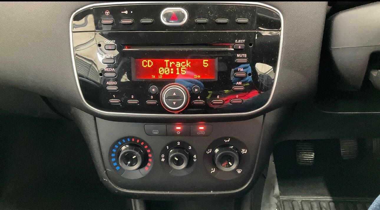 Used Fiat Punto 2014 for sale - 77940156: Photo 9