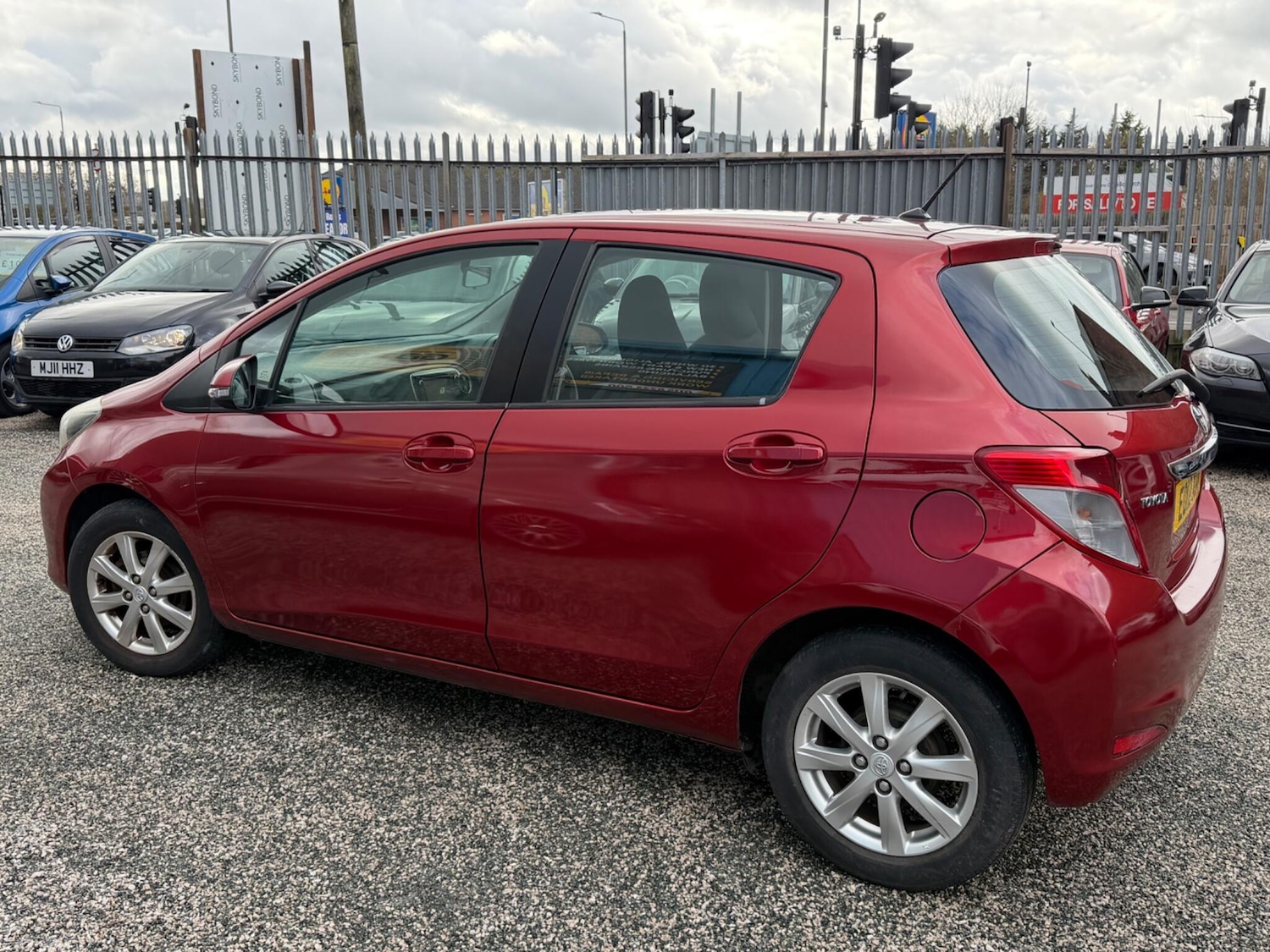 Used Toyota Yaris 2012 for sale - 77705049: Photo 12